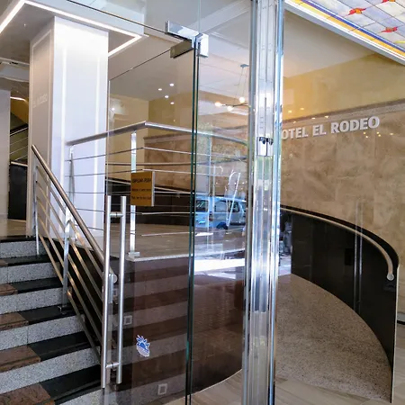 Monarque El Rodeo Hotel 3*