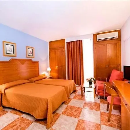 Monarque El Rodeo Hotel 3*