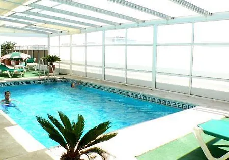 Hotel Monarque El Rodeo 3*