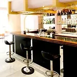 Hotel Monarque El Rodeo