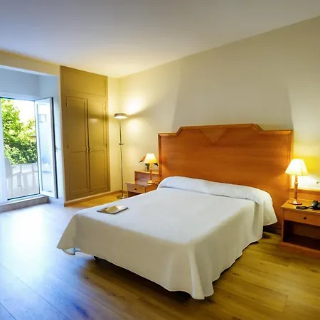 Monarque El Rodeo Hotel 3*