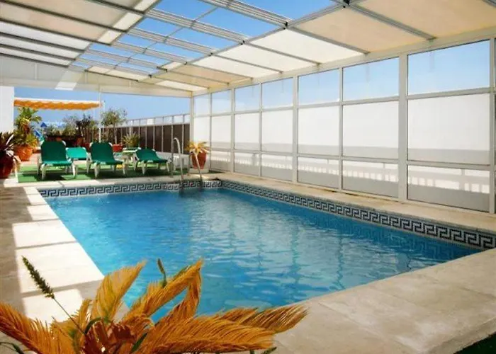 Monarque El Rodeo Hotel