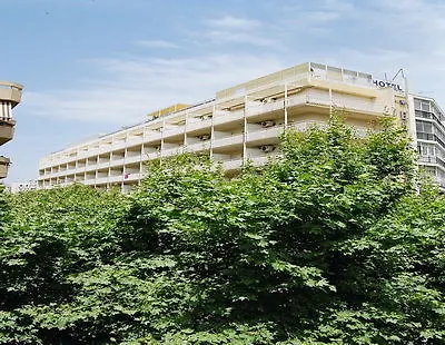 Hotel Monarque El Rodeo