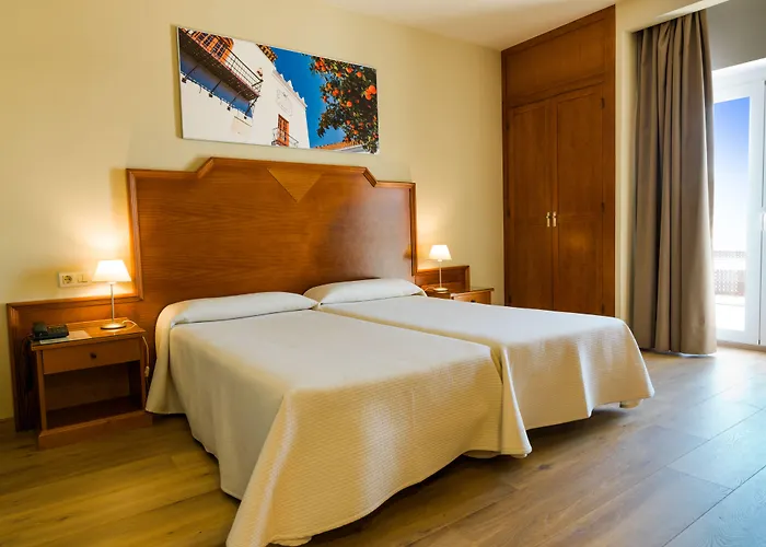 Otel Monarque El Rodeo 3*