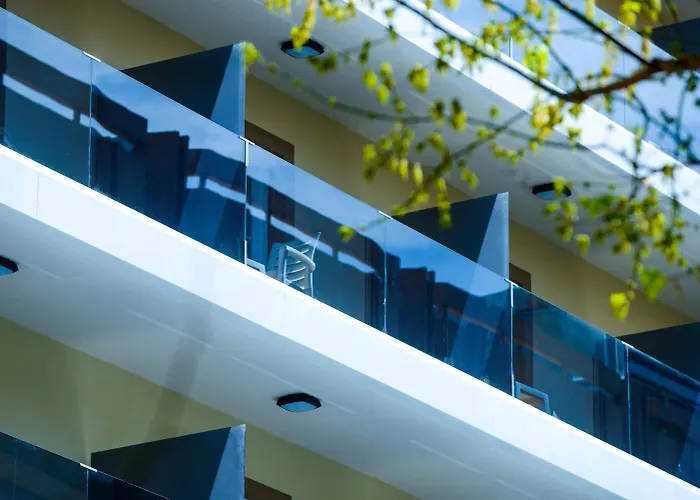 Otel Monarque El Rodeo 3*