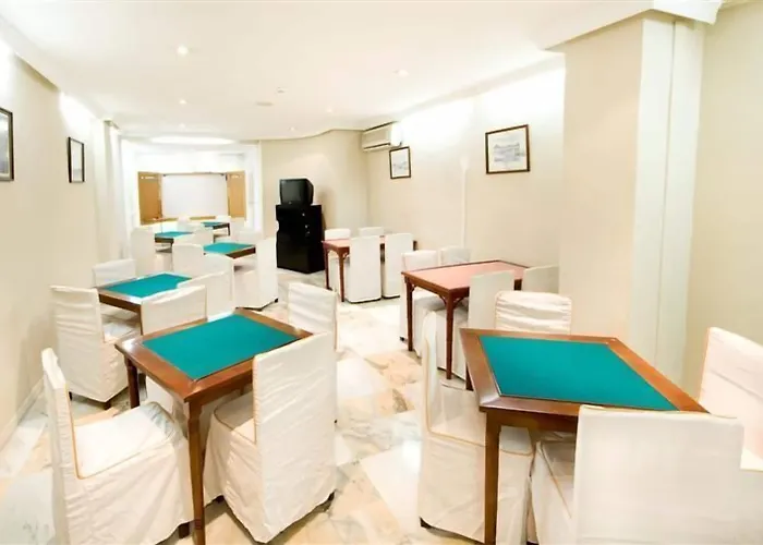 Otel Monarque El Rodeo 3*