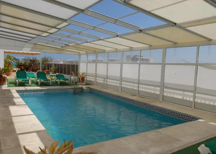 Otel Monarque El Rodeo 3*