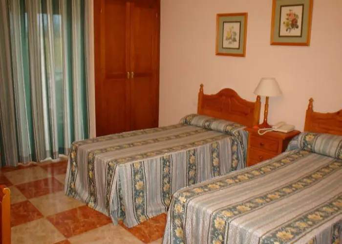 Otel Monarque El Rodeo